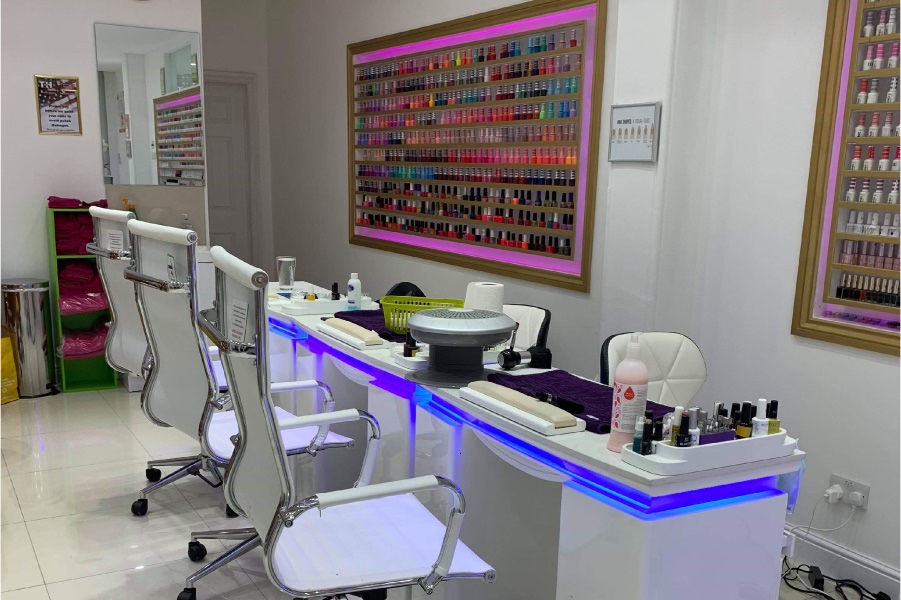 T & H Nails Professional American Nail Care in Wolverhampton